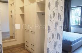 Detached house for rent in Jurmala, 350.00m2