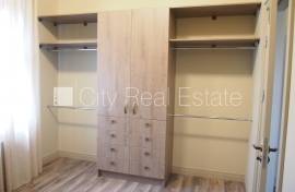 Detached house for rent in Jurmala, 350.00m2