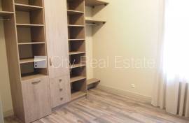Detached house for rent in Jurmala, 350.00m2