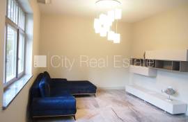 Detached house for rent in Jurmala, 350.00m2