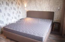 Detached house for rent in Jurmala, 350.00m2