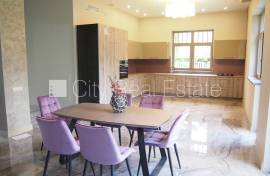 Detached house for rent in Jurmala, 350.00m2
