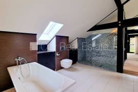 Detached house for rent in Jurmala, 230.00m2