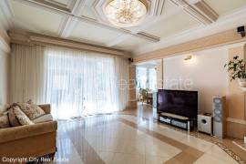 Detached house for rent in Jurmala, 600.00m2