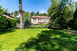 Detached house for rent in Jurmala, 600.00m2