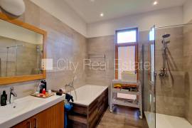 Detached house for rent in Riga district, 300.00m2