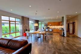 Detached house for rent in Riga district, 300.00m2