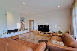 Detached house for rent in Riga district, 300.00m2