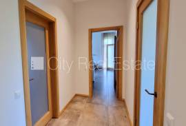 Detached house for rent in Riga district, 300.00m2