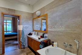 Detached house for rent in Riga district, 300.00m2