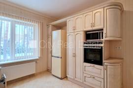 Detached house for rent in Jurmala, 800.00m2