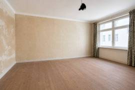 Schillerkiez: Vacant 2 Room Renovation Opportunity in vibrant Neukolln Schillerkiez: Vacant 2 Room Renovation Opportunity in vibrant Neukolln