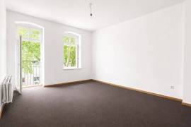 Close to Helmholtzplatz: Vacant 3/4 Room Apartment with Renovation Potential Close to Helmholtzplatz: Vacant 3/4 Room Apartment with Renovation Potential