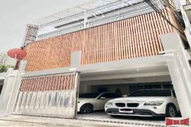 Beautiful 3-Storey House in Phrom Phong - 4 Bedrooms and 6 Bathrooms for Rent in Phrom Phong Area of Bangkok