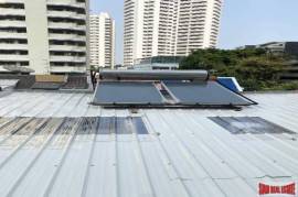 Beautiful 3-Storey House in Phrom Phong - 4 Bedrooms and 6 Bathrooms for Rent in Phrom Phong Area of Bangkok