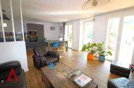 7 room, 138m2 House for sale in Roujan - 320 000 € * 7 room, 138m2 House for sale in Roujan - 320 000 € *
