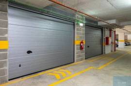 Box Garage for Sale in the Center of Portimão