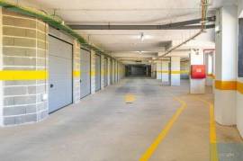 Garage Space for Sale in the Center of Portimão