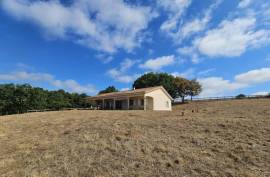Exceptional Home with a Small Horse Barn, Fenced Pasture, Land, and Magnificent Views! - €265,950