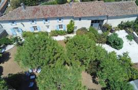 Stunning House with Indoor Pool and Studio - €326315 Stunning House with Indoor Pool and Studio - €326315