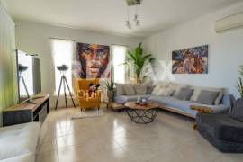 Maisonette 215 sq.m for sale