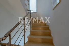 Maisonette 215 sq.m for sale