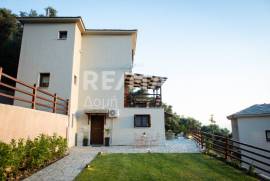 Maisonette 140 sq.m for sale