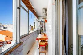 2-bedroom apartment for sale in the center of Portimão