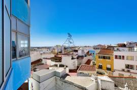 2-bedroom apartment for sale in the center of Portimão