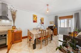 2-bedroom apartment for sale in the center of Portimão