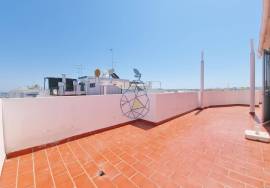 2 bedroom penthouse for rent with terrace in Portimão