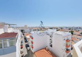2 bedroom penthouse for rent with terrace in Portimão