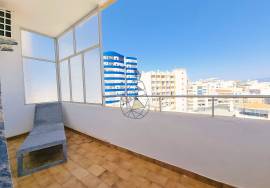 2 bedroom penthouse for rent with terrace in Portimão