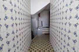 REFURBISHED 2 BEDROOM APARTMENT - EXCELLENT LOCATION REFURBISHED 2 BEDROOM APARTMENT - EXCELLENT LOCATION