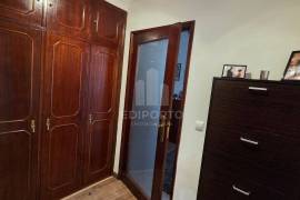 REFURBISHED 2 BEDROOM APARTMENT - EXCELLENT LOCATION REFURBISHED 2 BEDROOM APARTMENT - EXCELLENT LOCATION