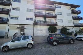 REFURBISHED 2 BEDROOM APARTMENT - EXCELLENT LOCATION REFURBISHED 2 BEDROOM APARTMENT - EXCELLENT LOCATION