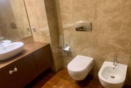 3 bedroom apartment with balcony and barbecue for rent 900 meters from Canidelo Beach