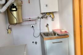 3 bedroom apartment with balcony and barbecue for rent 900 meters from Canidelo Beach