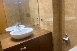 3 bedroom apartment with balcony and barbecue for rent 900 meters from Canidelo Beach