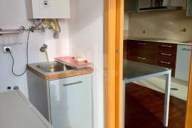 3 bedroom apartment with balcony and barbecue for rent 900 meters from Canidelo Beach