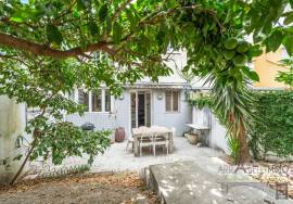 T1+1 with large private garden in Praça da Alegria, Lisbon