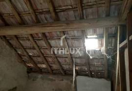 House in Atouguia da Baleia, Peniche with 2 bedrooms and renovation potential House in Atouguia da Baleia, Peniche with 2 bedrooms and renovation potential