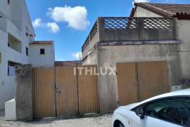 House in Atouguia da Baleia, Peniche with 2 bedrooms and renovation potential House in Atouguia da Baleia, Peniche with 2 bedrooms and renovation potential
