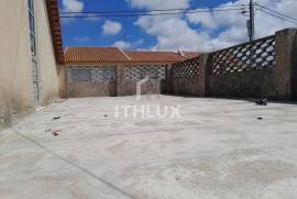 House in Atouguia da Baleia, Peniche with 2 bedrooms and renovation potential House in Atouguia da Baleia, Peniche with 2 bedrooms and renovation potential
