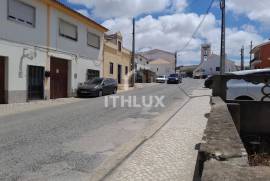 House in Atouguia da Baleia, Peniche with 2 bedrooms and renovation potential House in Atouguia da Baleia, Peniche with 2 bedrooms and renovation potential