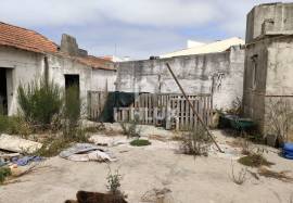 House in Atouguia da Baleia, Peniche with 2 bedrooms and renovation potential House in Atouguia da Baleia, Peniche with 2 bedrooms and renovation potential