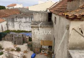 House in Atouguia da Baleia, Peniche with 2 bedrooms and renovation potential House in Atouguia da Baleia, Peniche with 2 bedrooms and renovation potential