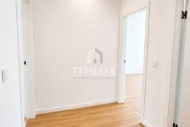 Fully refurbished 3 bedroom apartment with two balconies in Carnaxide