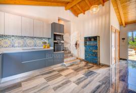 3-Bedroom Villa with Pool for Sale in Moncarapacho, Algarve 3-Bedroom Villa with Pool for Sale in Moncarapacho, Algarve
