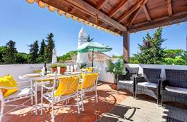3 Bedroom Apartment with Terrace and Pool in Vilamoura